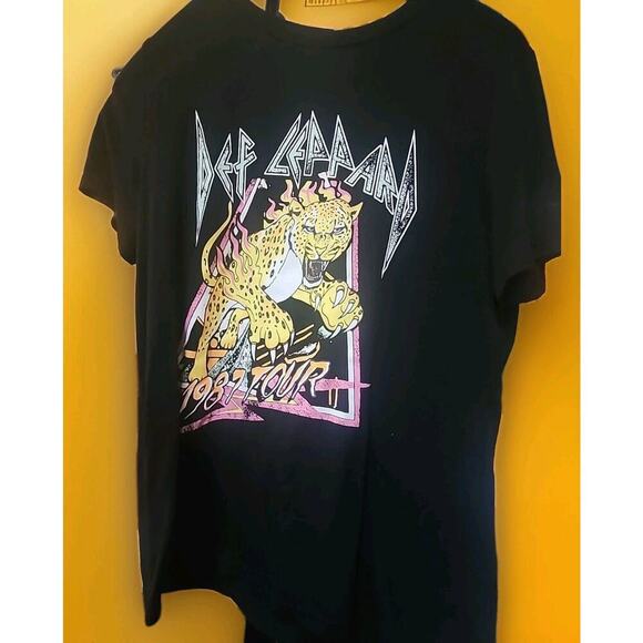 Def Leppard Women’s Large T-Shirt Hysteria World Tour 1987 Graphic A98 Excellent - Picture 2 of 5